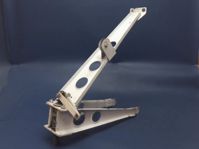 NPN Piper - Jack Screw Shaft Stabilator Trim. CABLE HAS BEEN CUT