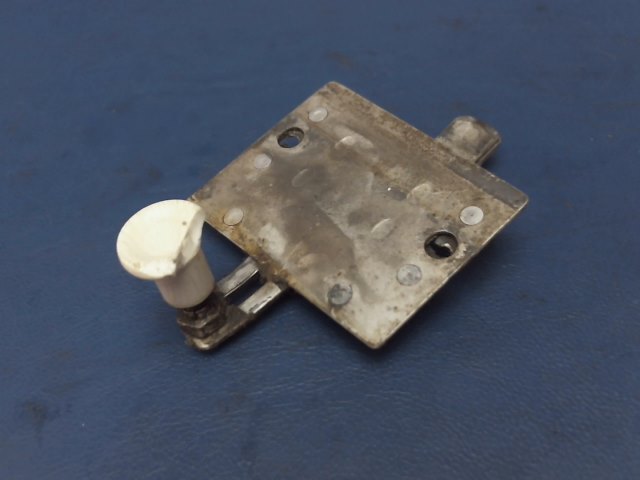 0411590-1 Cessna - LATCH ASSEMBLY-THUMB
