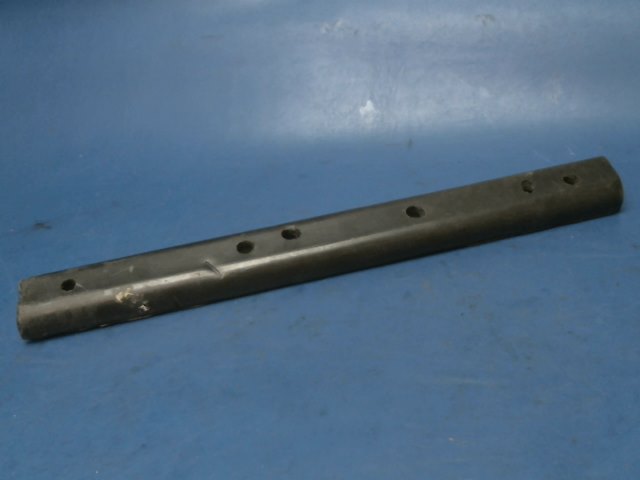 0513292-4 Cessna - PROTECTOR-KNEE RH