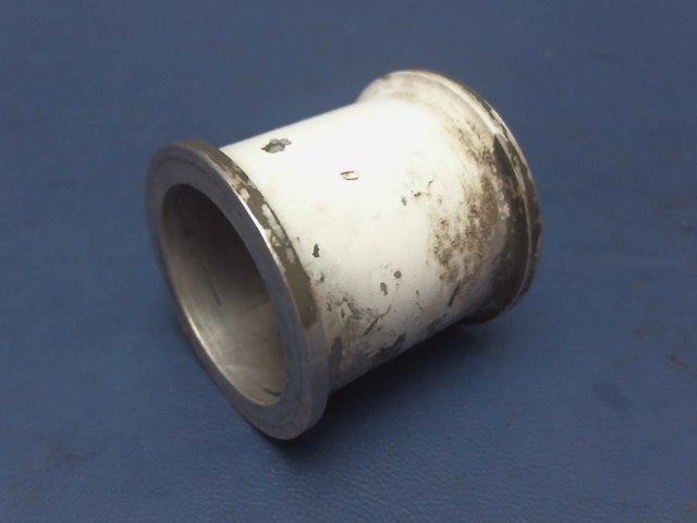 0842000-35 Cessna - SPACER-AXLE