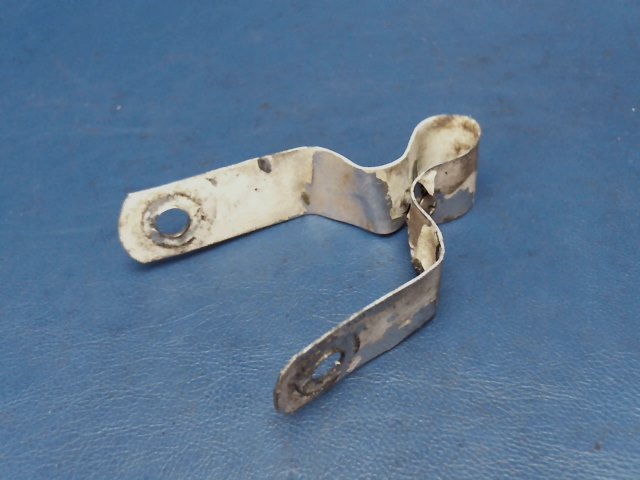 63332-03 Piper - CLIP- HOSE upper or lower