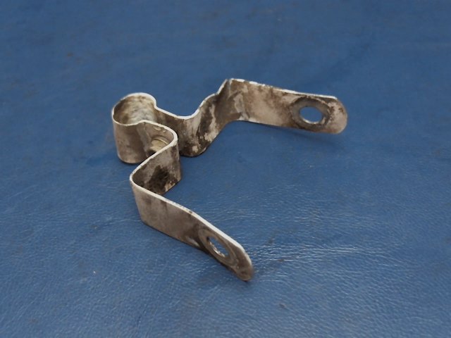 63332-03 Piper - CLIP- HOSE upper or lower
