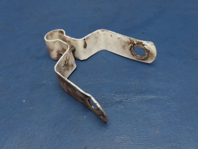 63332-03 Piper - CLIP- HOSE upper or lower