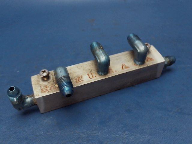 67521-00 Piper - MANIFOLD - Hydraulic right