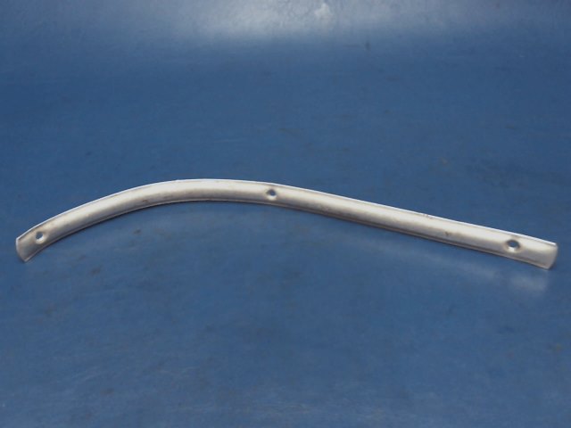 63142-02 Piper - TRIM STRIP - Door frame bottom rear