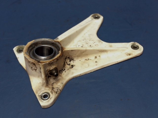 67042-12 Piper - FITTING - Aft trunnion