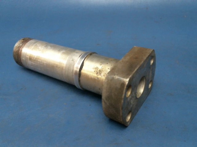 0541124-1 Cessna - Axle - Main gear (Aluminum)