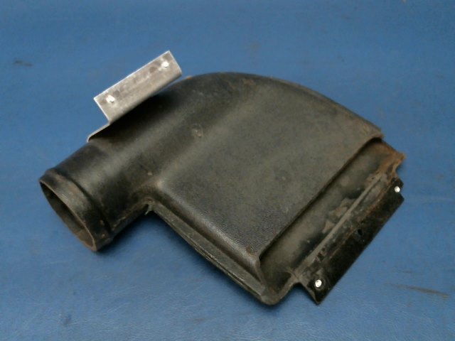 0513386-1 Cessna - NOZZLE ASSEMBLY LH DEFROSTER (CRACKED SEE DETAILS)