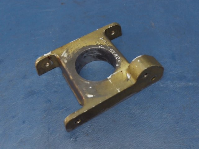 62421-00 Piper - FITTING - LH Flap torque tube