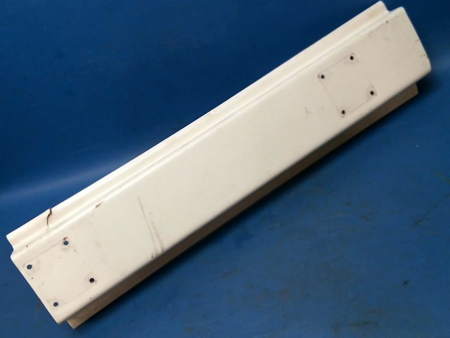 68091-07 Piper - Channel-Seat Trim Right Center(Cracked See Photos)