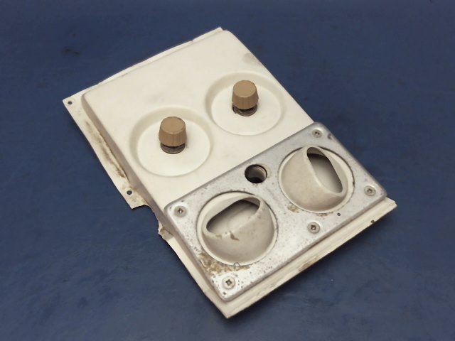 1706025-1 Cessna - AIRBOX ASSEMBLY FRONT CABIN VENT (COVER CRACKED)