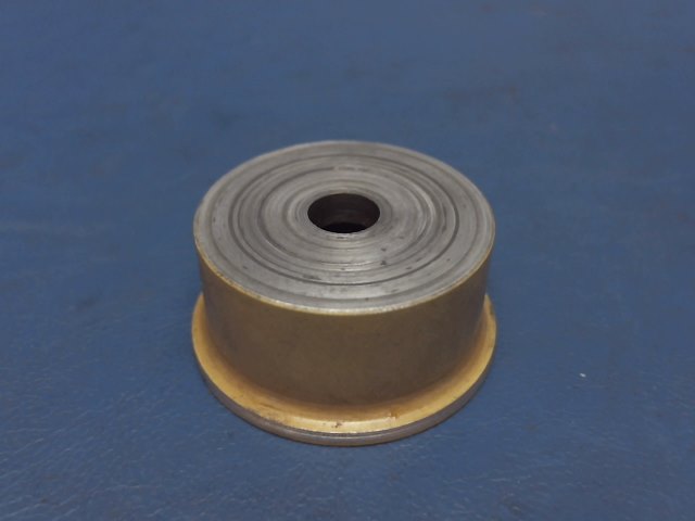 0942010-32 Cessna - FERRULE-NOSE LANDING GEAR AXLE