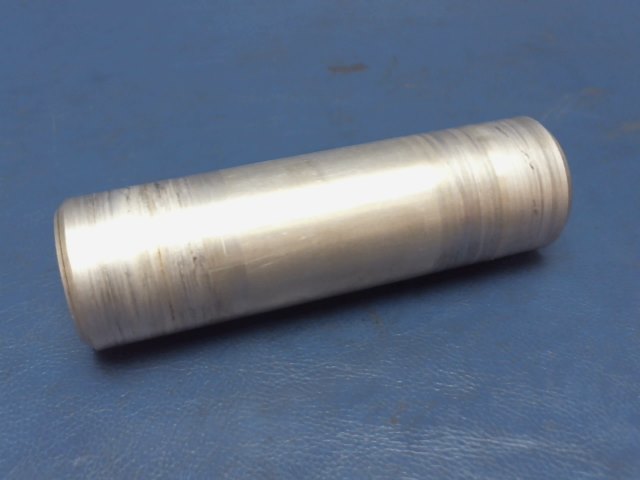 0942010-31 Cessna - AXLE-NOSE WHEEL