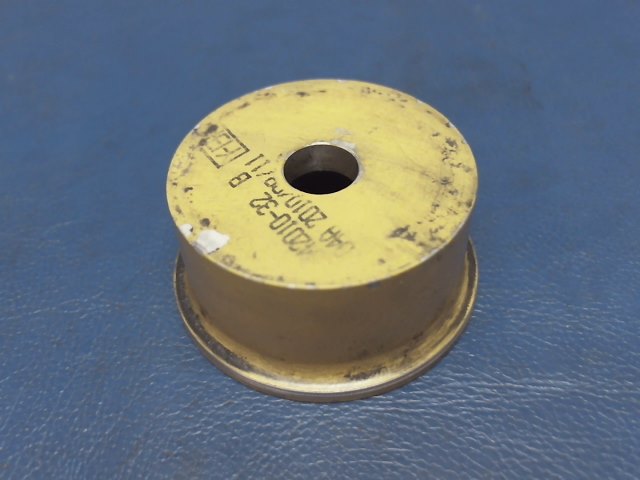 0942010-32 Cessna - FERRULE-NOSE LANDING GEAR AXLE