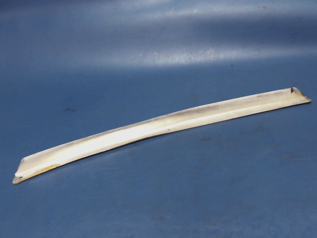 63071-12 Piper - RETAINER - Front window rear left
