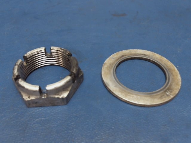 MS21025-20 Cessna - NOSE GEAR NUT HEX CASTELLATED W/WASHER