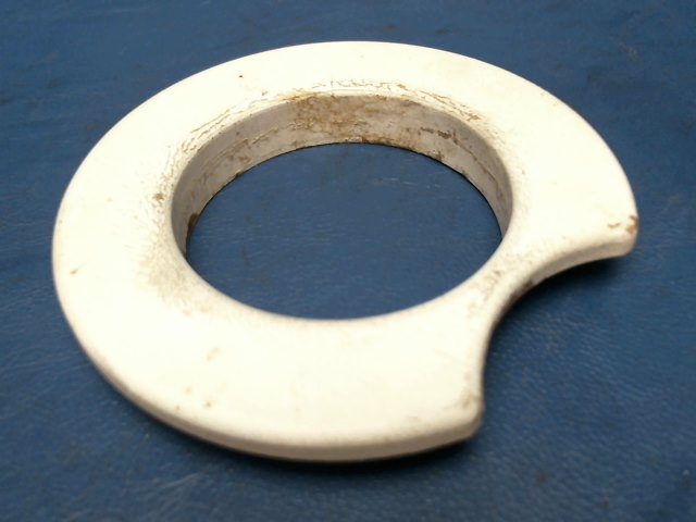 0415023-3 Cessna - ESCUTCHEON LH
