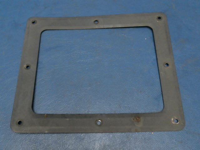 0513348-1 Cessna - RETAINER - Cowl Deck Cover