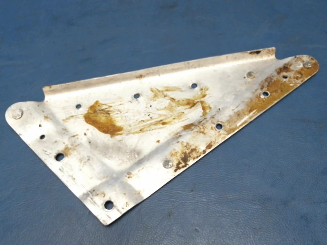 0513137-2 Cessna - GUSSET-RH FIREWALL