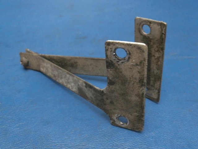 NPN Cessna - FUEL STRAINER BRACKET