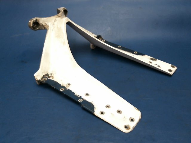 0543016-1 Cessna - FITTING-NOSE GEAR LWR