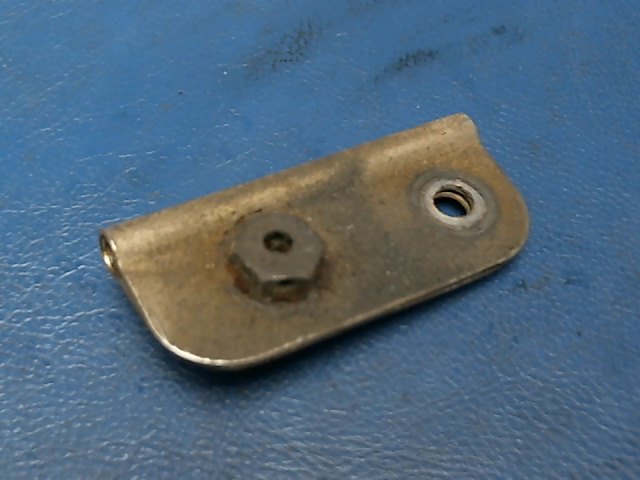 0560037-1 Cessna - CLAMP - FLAP