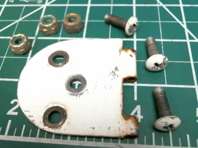 0517019-5 Cessna - HINGE LOWER FWD