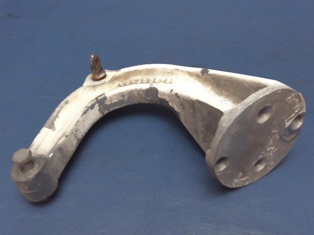 0843538-1 Cessna - HINGE NOSE GEAR DOOR