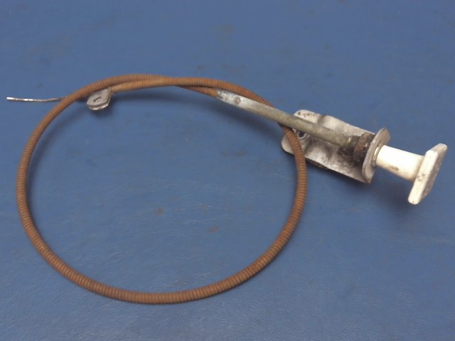 S1517-14 Cessna - CONTROL-FUEL STRAINER DRAIN