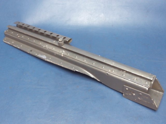 0812987-8 Cessna - TRACK LH SEAT INBOURD