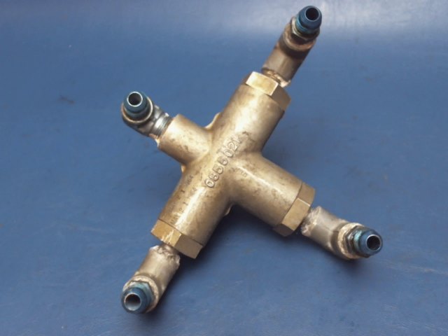 0855020-4 Cessna - VALVE ASSEMBLY - AUXILIARY FUEL SELECTOR (See details)