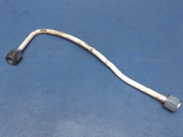0800106-252 Cessna - LINE -PUMP TO CROSS FEED