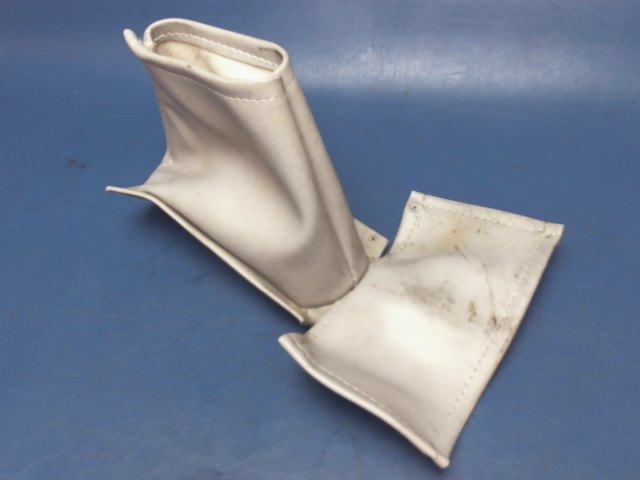 0811480-20 Cessna - BOOT - CONTROL COLUMN