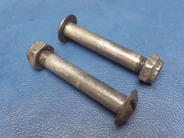 400 744 Piper - BOLT - (AN25-30A) Qty (2)