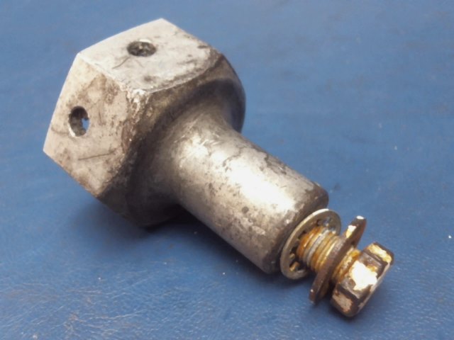 0441130-1 Cessna - Nut-Wheel Fairing Support