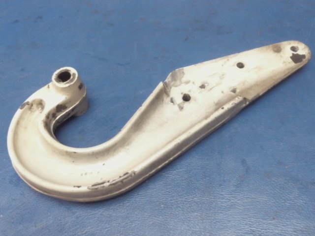 0826005-4 Cessna - ARM DOOR HINGE