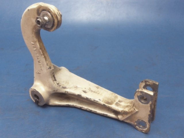 0841106-5 Cessna - IDLER-BELLCRANK MAIN GEAR LH
