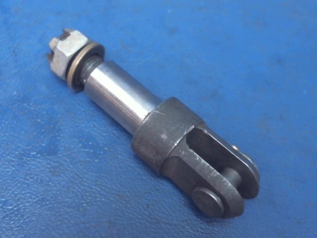 2043024-1 Cessna - SPINDLE BOLT-STEERING COLLAR